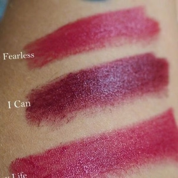 Doll 10 Lip Crayon - I Can! - Picture 4 of 5